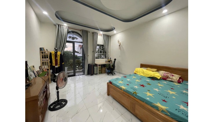 Nhà đẹp lung linh 3 tầng,84.5 m2, nhà mới. Hẻm Xe tải né nhau, thông các đường, gần Bệnh viện, Quốc lộ, Ô tô ngủ sân chỉ có 6,5 tỷ, Quận 12, TTH 21